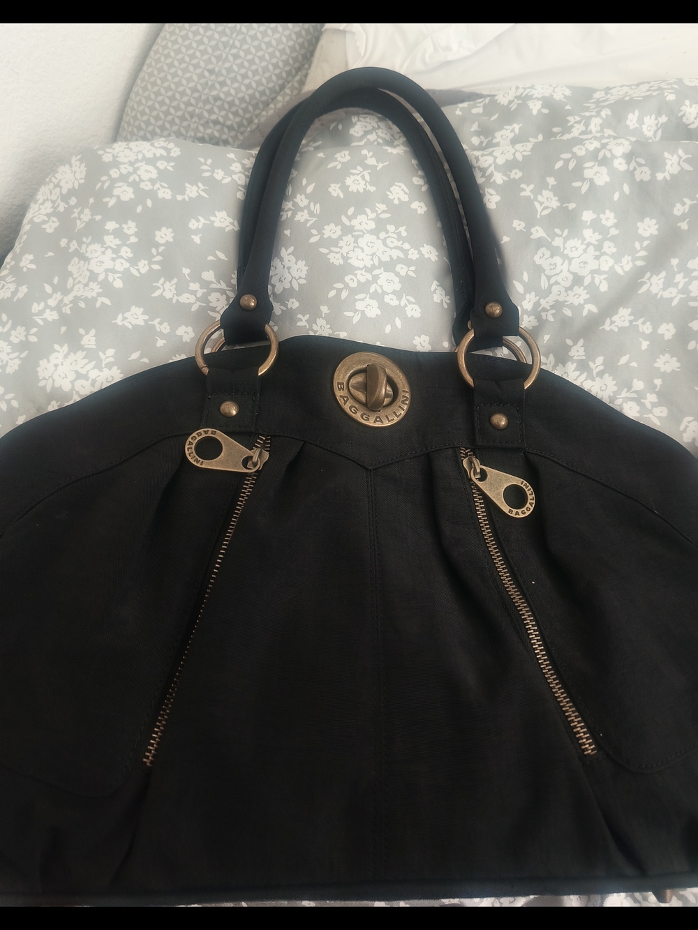 Baggallini Large Black Canvas Like Tote Bag with Gold Hardware